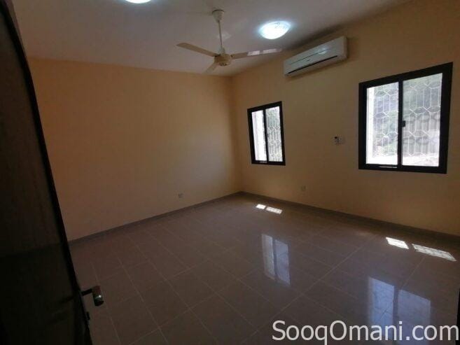 Apartment for rent in Al-Qurm, see description