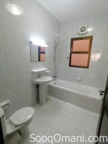 Apartment for rent in Al-Qurm, see description
