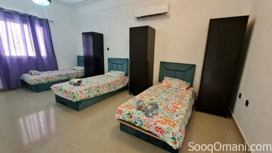Rooms and shared accommodation for girls in Souq Al Khoud