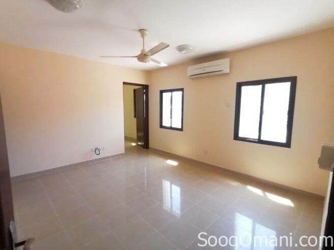 Apartment for rent in Al-Qurm, see description