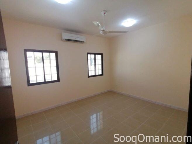 Apartment for rent in Al-Qurm, see description