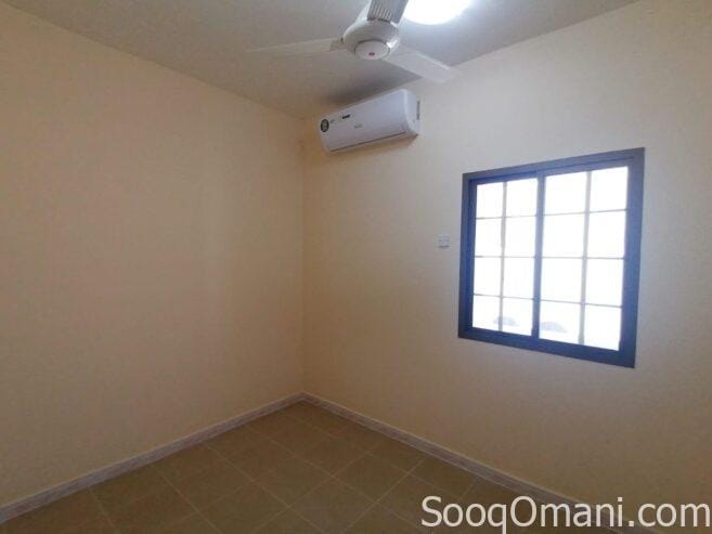 Apartment for rent in Al-Qurm, see description