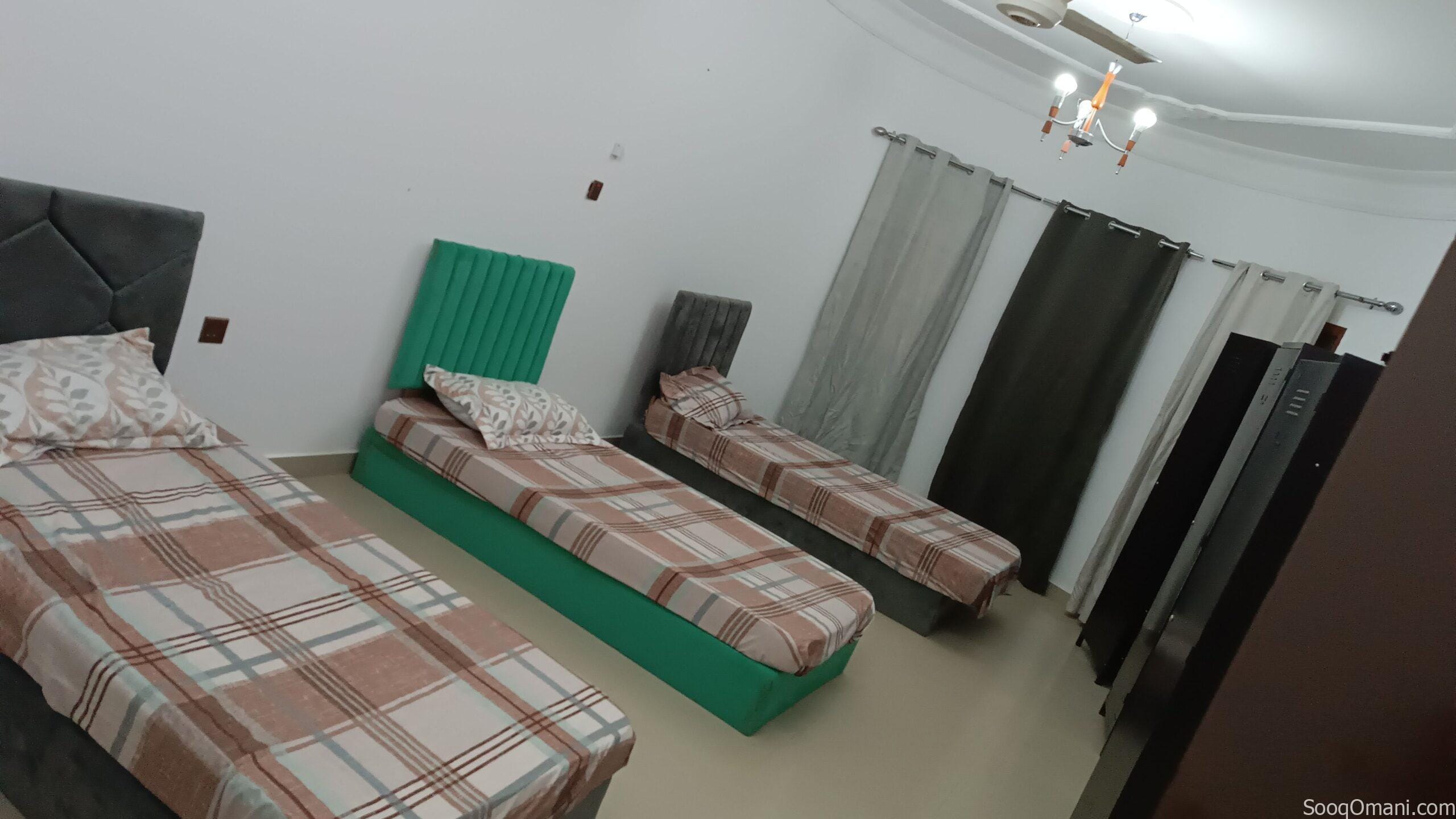 Girls’ rooms and shared accommodation in Al-Khoudh Market