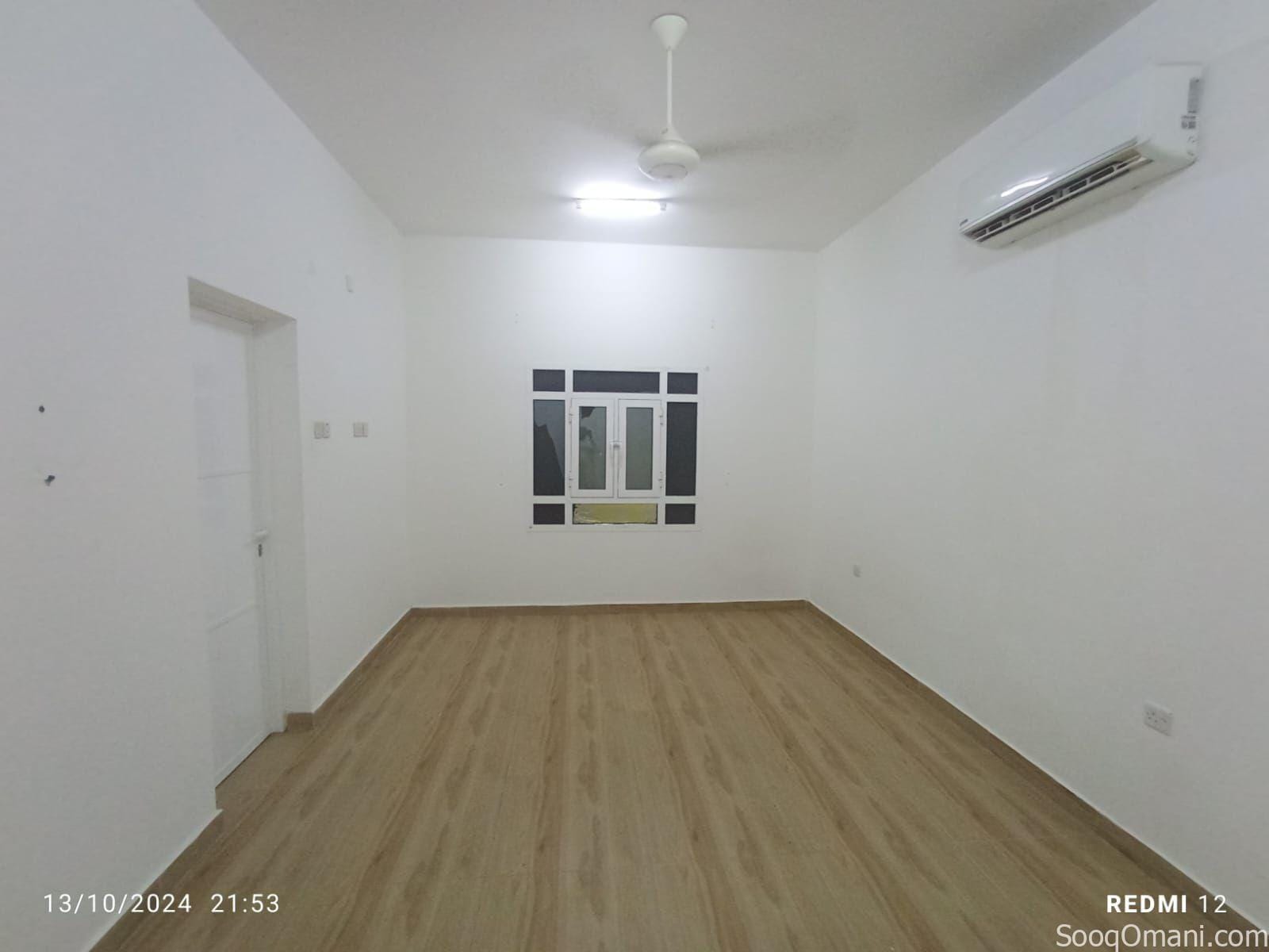 Rooms for rent for families and employees in Al Khoud 6