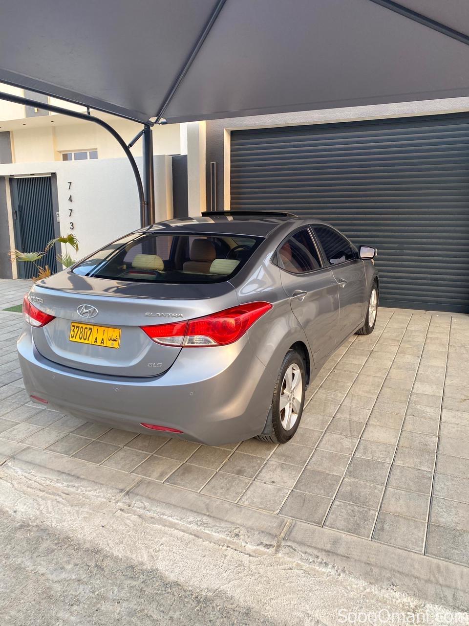 Hyundai Elantra, Oman agency, 180,000 km