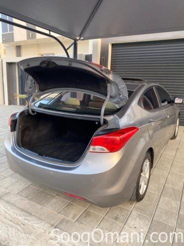 Hyundai Elantra, Oman agency, 180,000 km