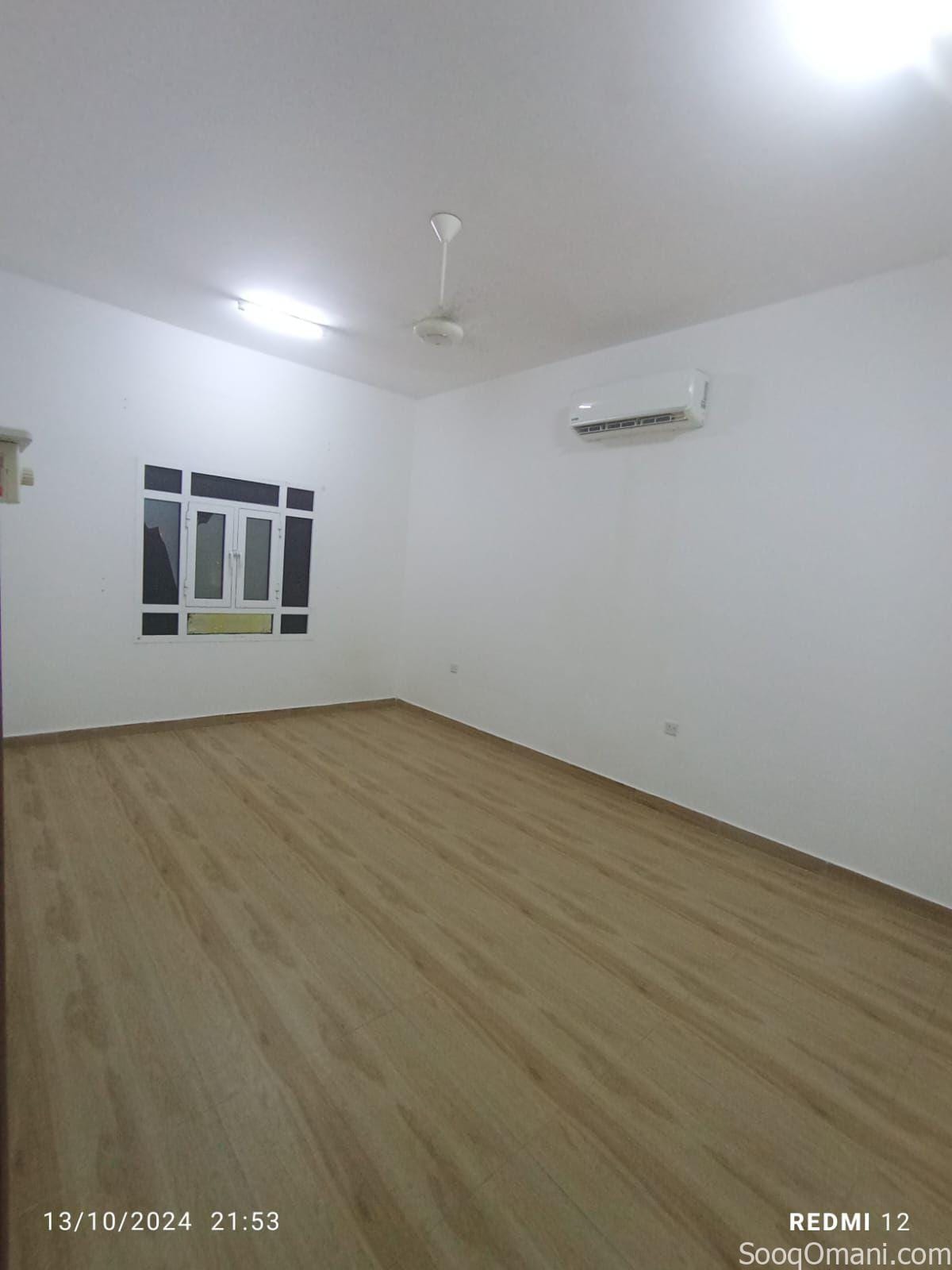 Rooms for rent for families and employees in Al Khoud 6
