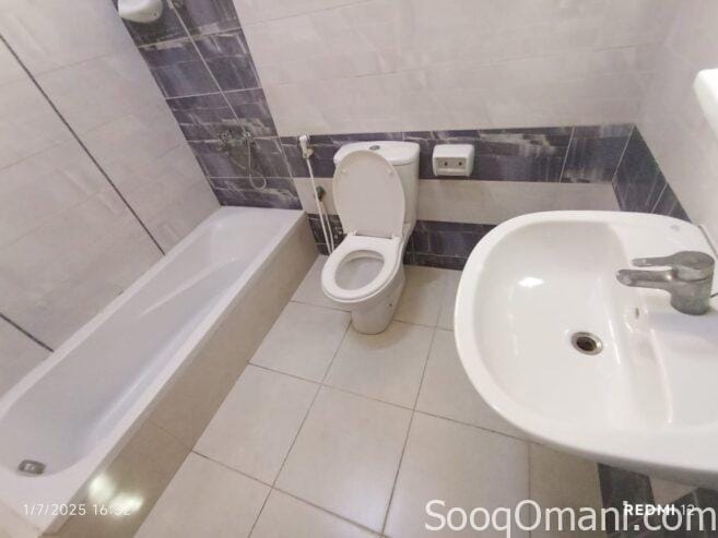 Rooms and annexes for rent in Al Khoud and Al Maabela
