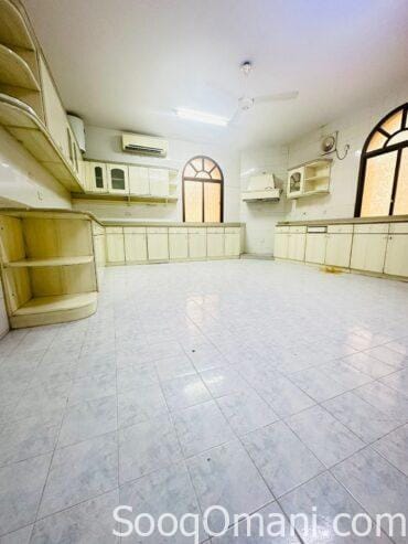 Rooms and annexes for families in South Ghubrah