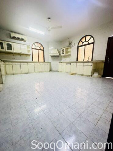 Rooms and annexes for families only in Al Ghubrah Al Janoubia and also in Al Mawaleh Al Janoubia in a distinguished location