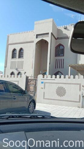 A villa with a ground floor, first and second floors, with independent entrances, for sale
