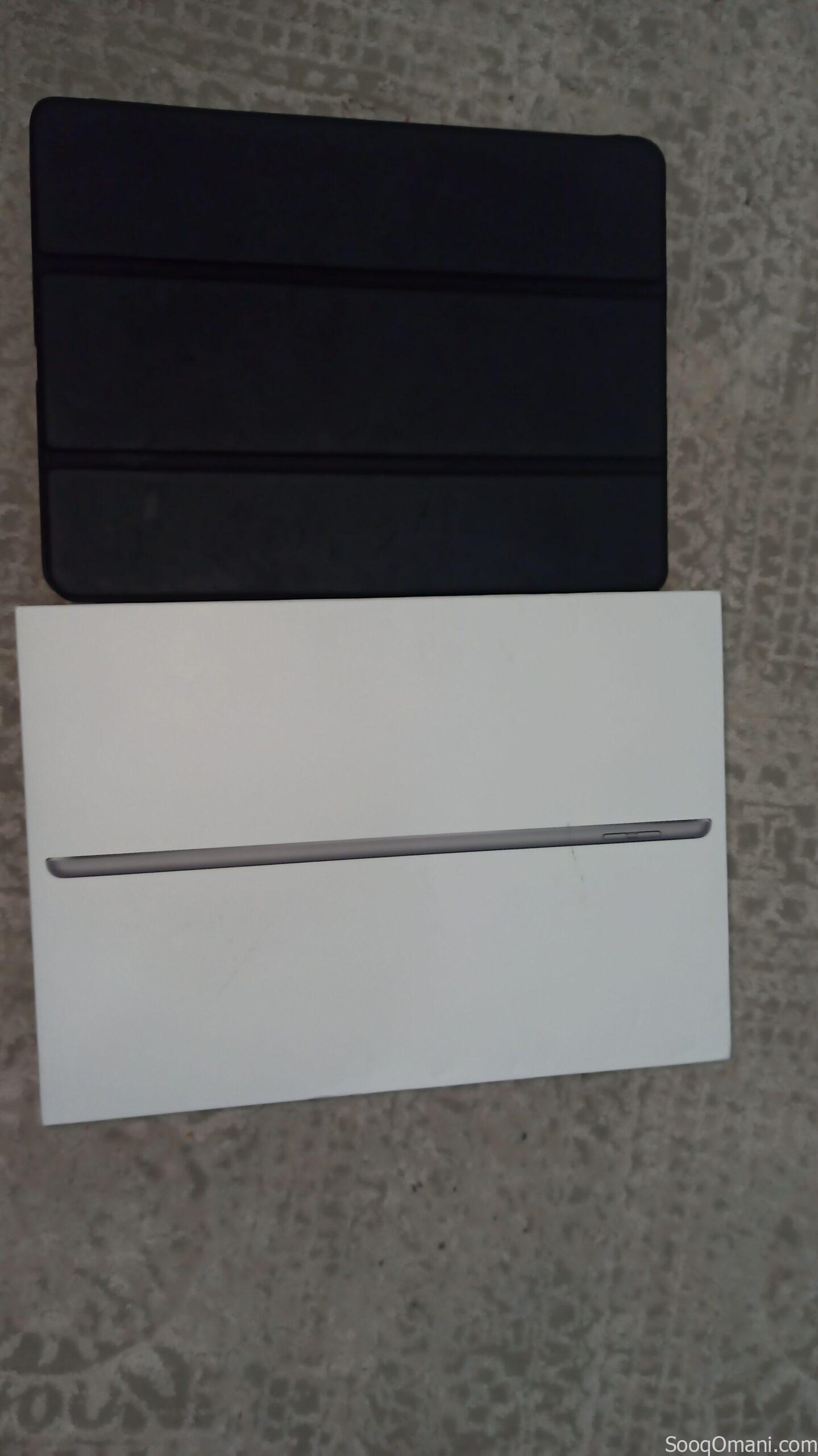 iPad 9, less than market price, with accessories