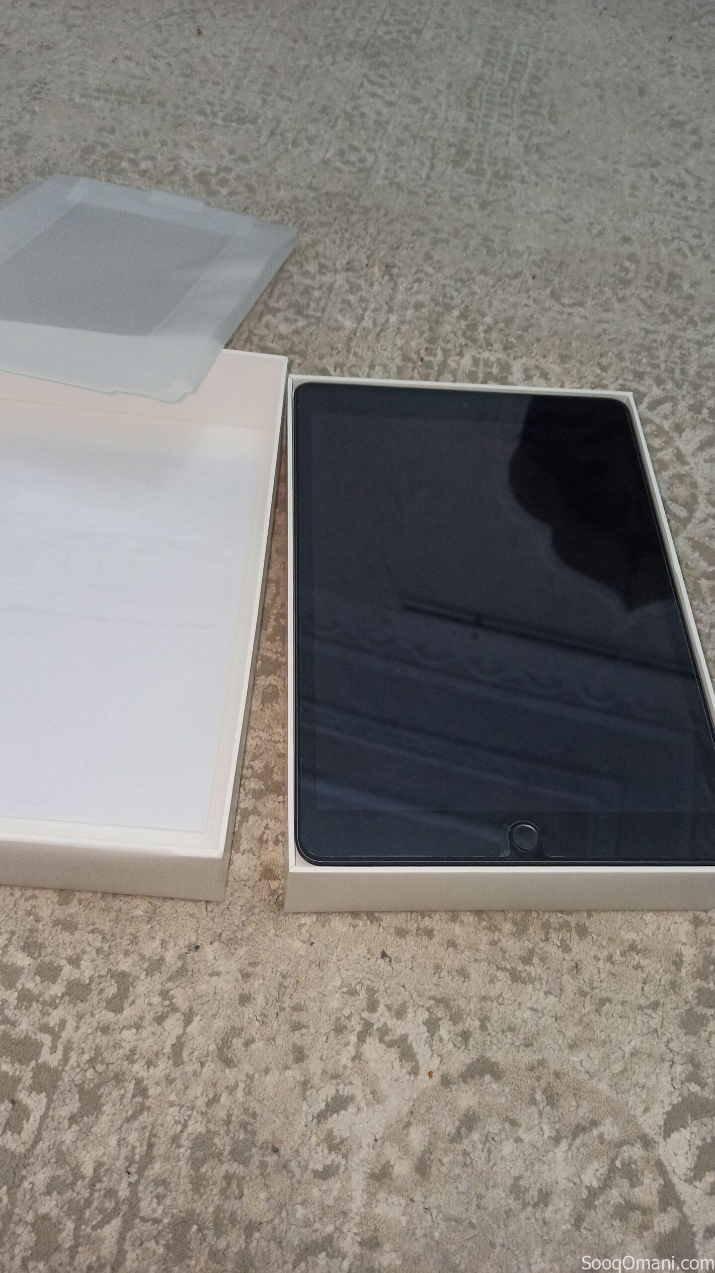 iPad 9, less than market price, with accessories