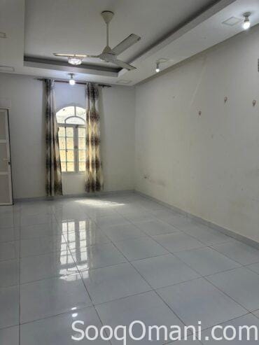 Villa for rent in South Al Mawaleh for families