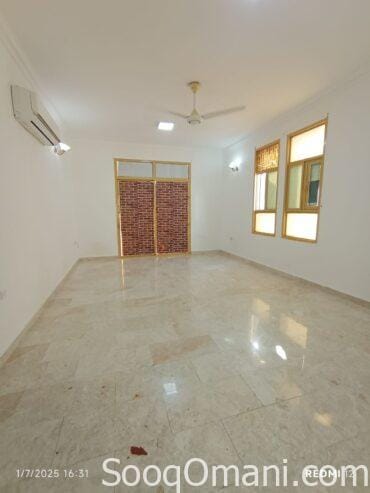 Rooms and annexes for rent in Al Khoud and Al Maabela