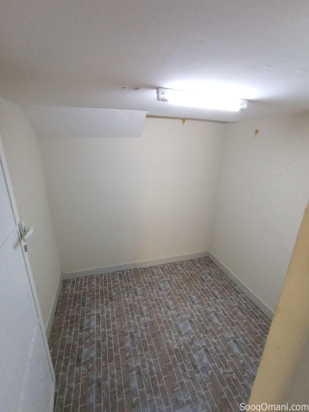 Apartment for rent for employees and students in Al Khoud 6