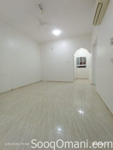 Rooms and annexes for rent for families and employees in Al Khoud and Al Maabela