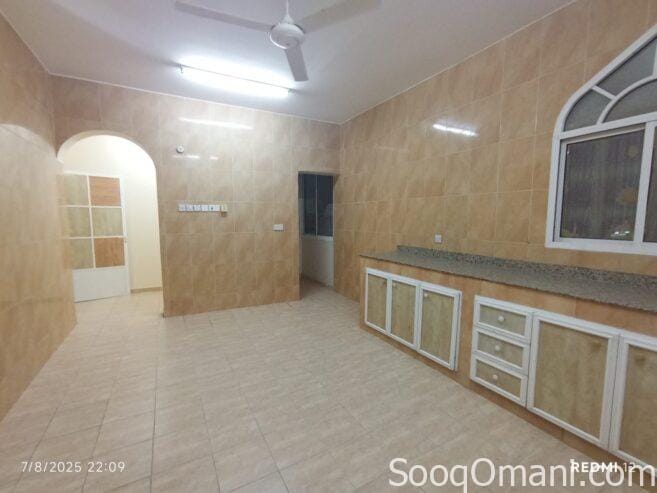 Studio for rent for families in Maabela