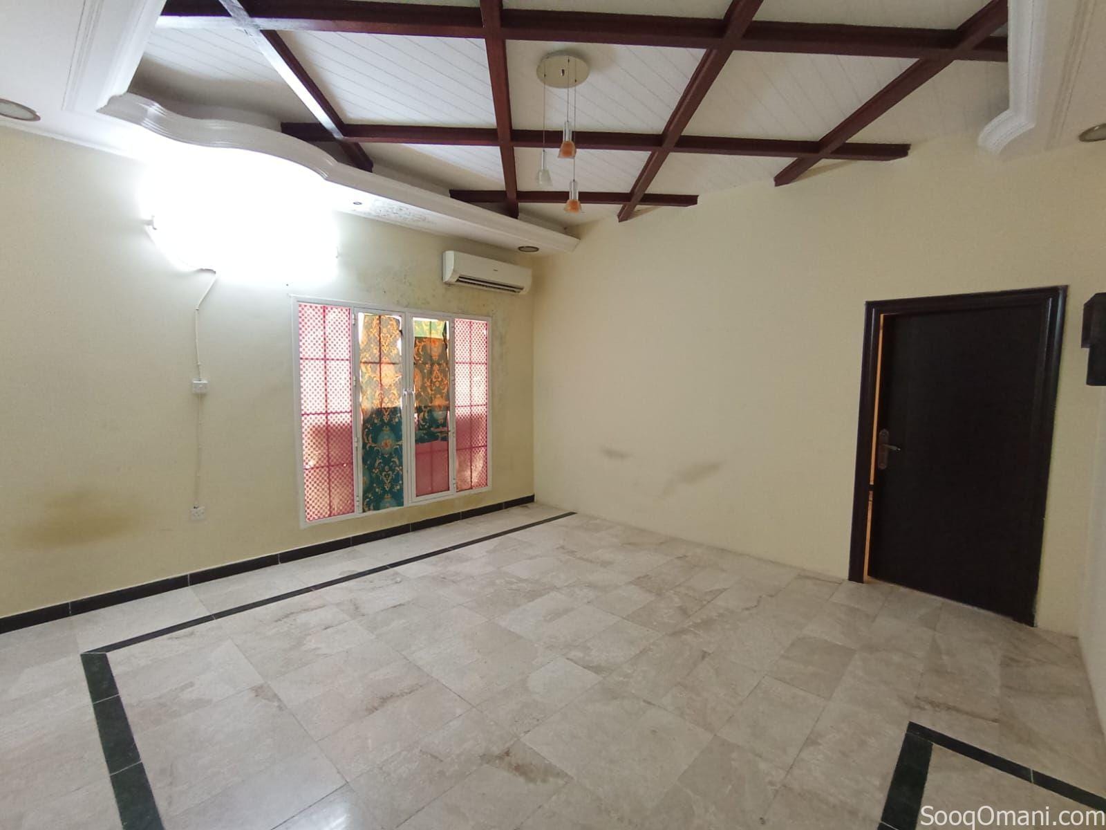 Apartment for rent for employees and students in Al Khoud 6