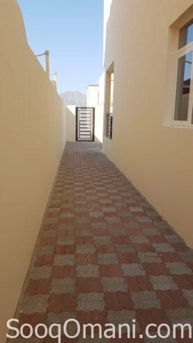 Villa for rent in Al Amerat, Al Amerat Heights, Phase 2, near Nesto Hypermarket and opposite warehouses