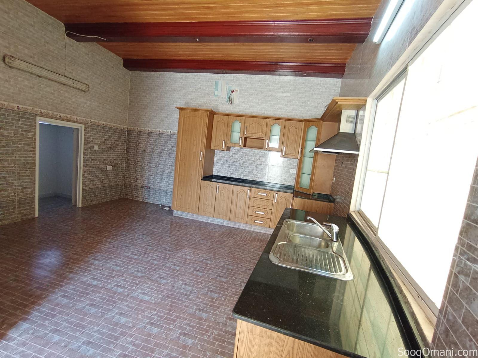 Apartment for rent for employees and students in Al Khoud 6