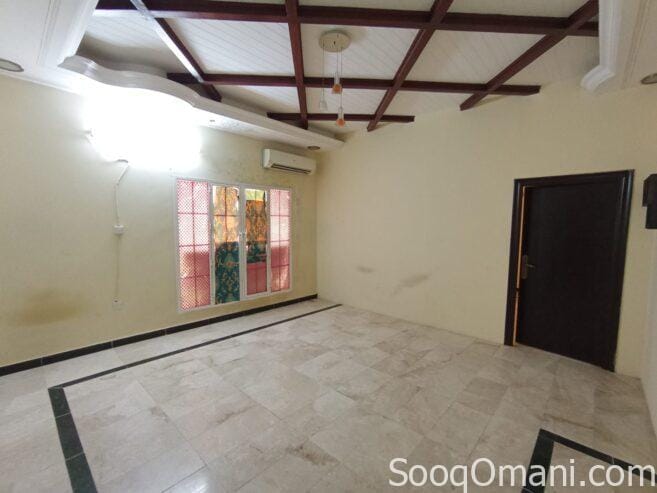 Apartment for rent for employees and students in Al Khoud 6