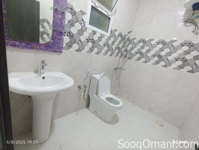 Rooms and annexes for rent for families and employees in Al Khoud and Al Maabela