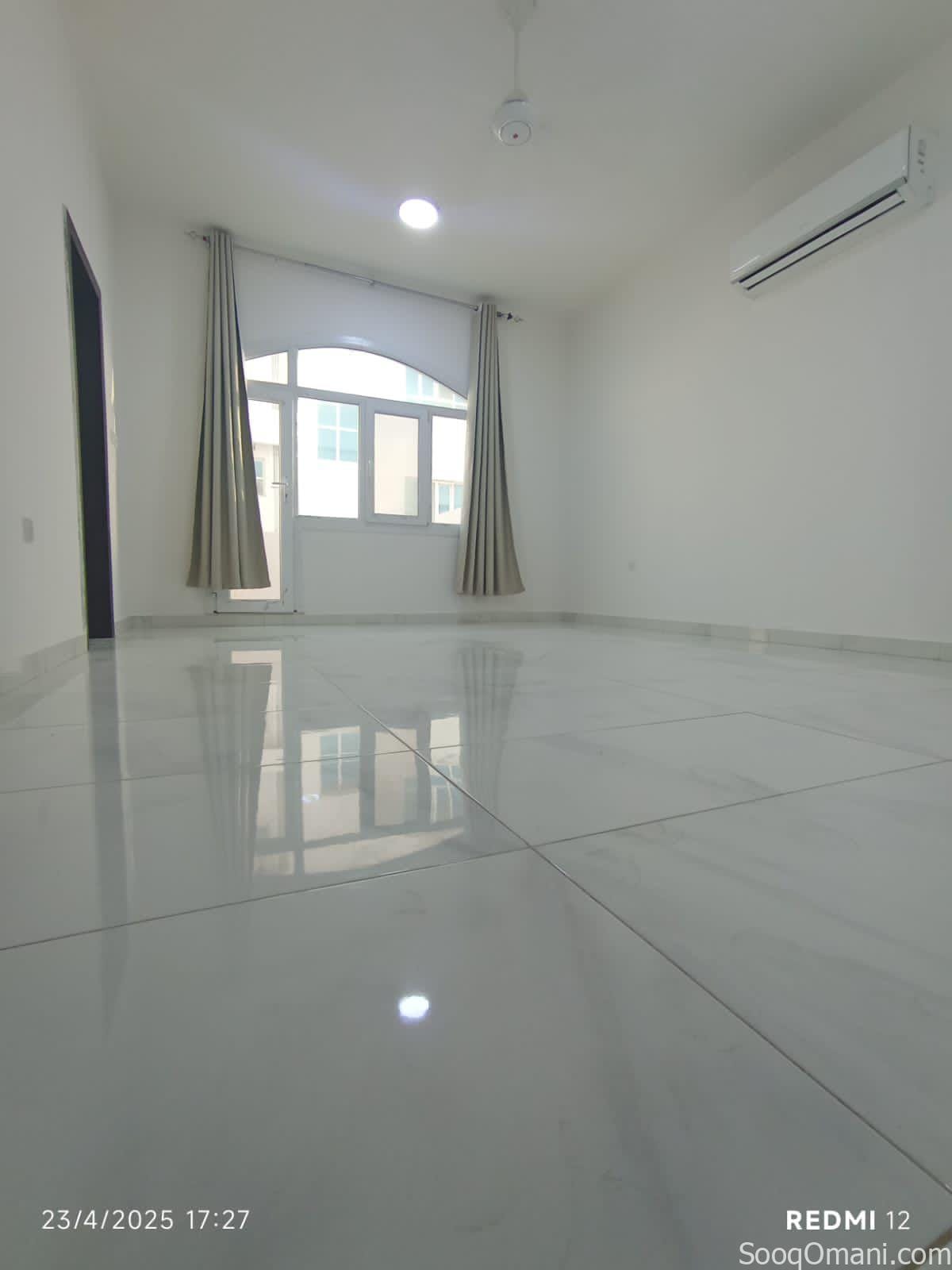 Rooms and annexes for rent for families and employees in Maabela