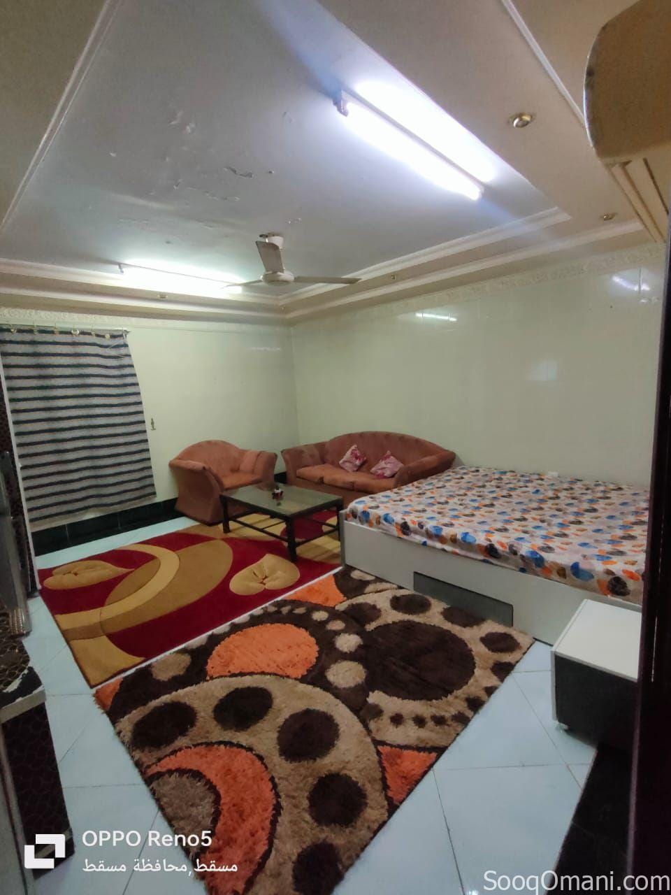 استديوهات وغرف للإيجار