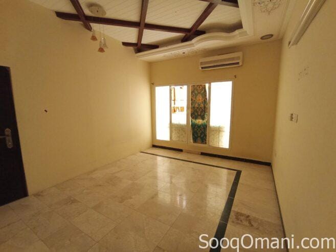 Apartment for rent for employees and students in Al Khoud 6