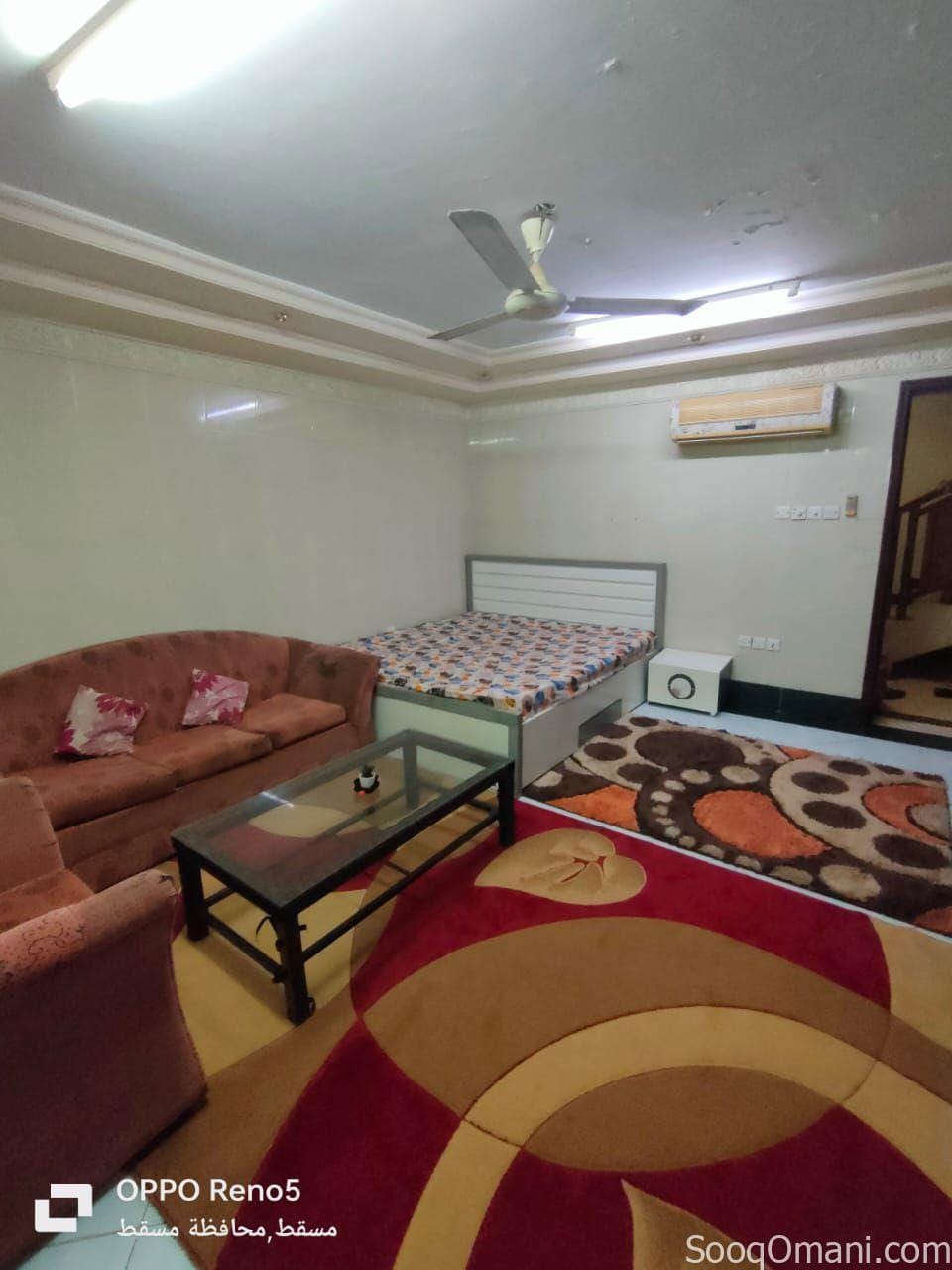 استديوهات وغرف للإيجار