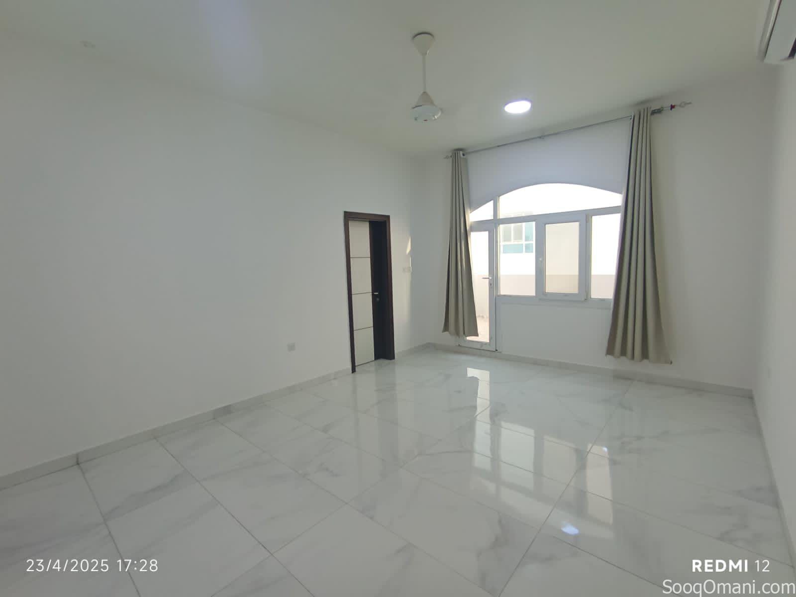 Rooms and annexes for rent for families and employees in Maabela