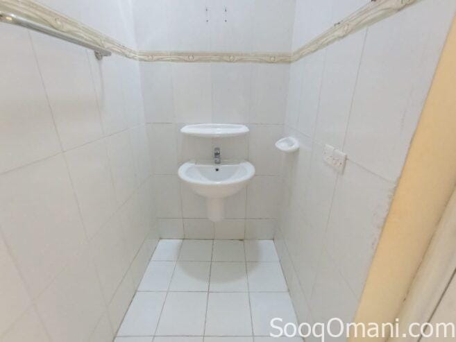 Apartment for rent for employees and students in Al Khoud 6