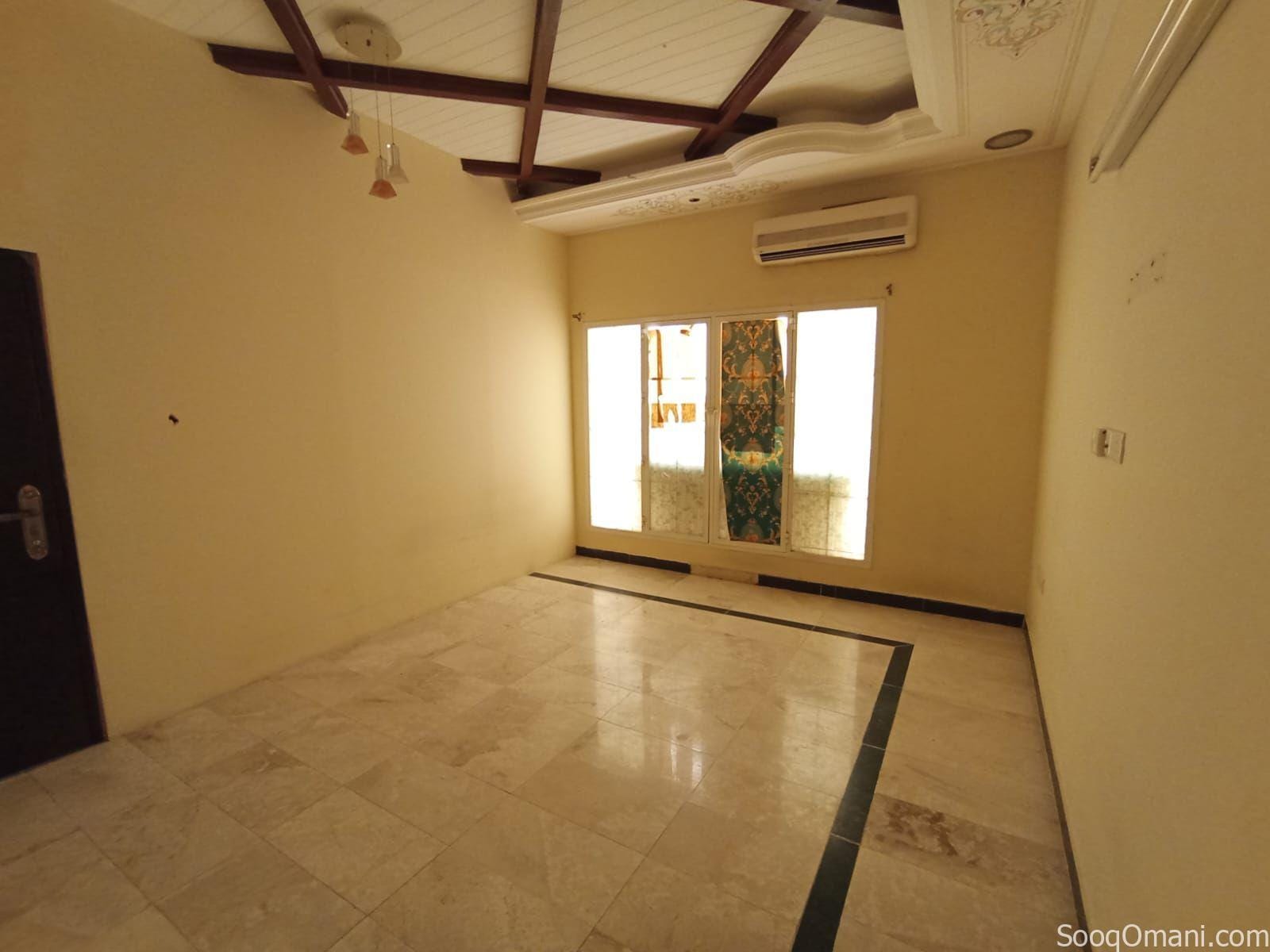 Apartment for rent for employees and students in Al Khoud 6