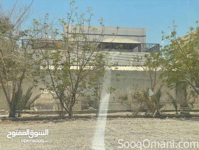 For rent: a two-story furnished house in a prime and vibrant location in South Al Ma’abela, located on a main road and next to Bader Al Sama Hospital.