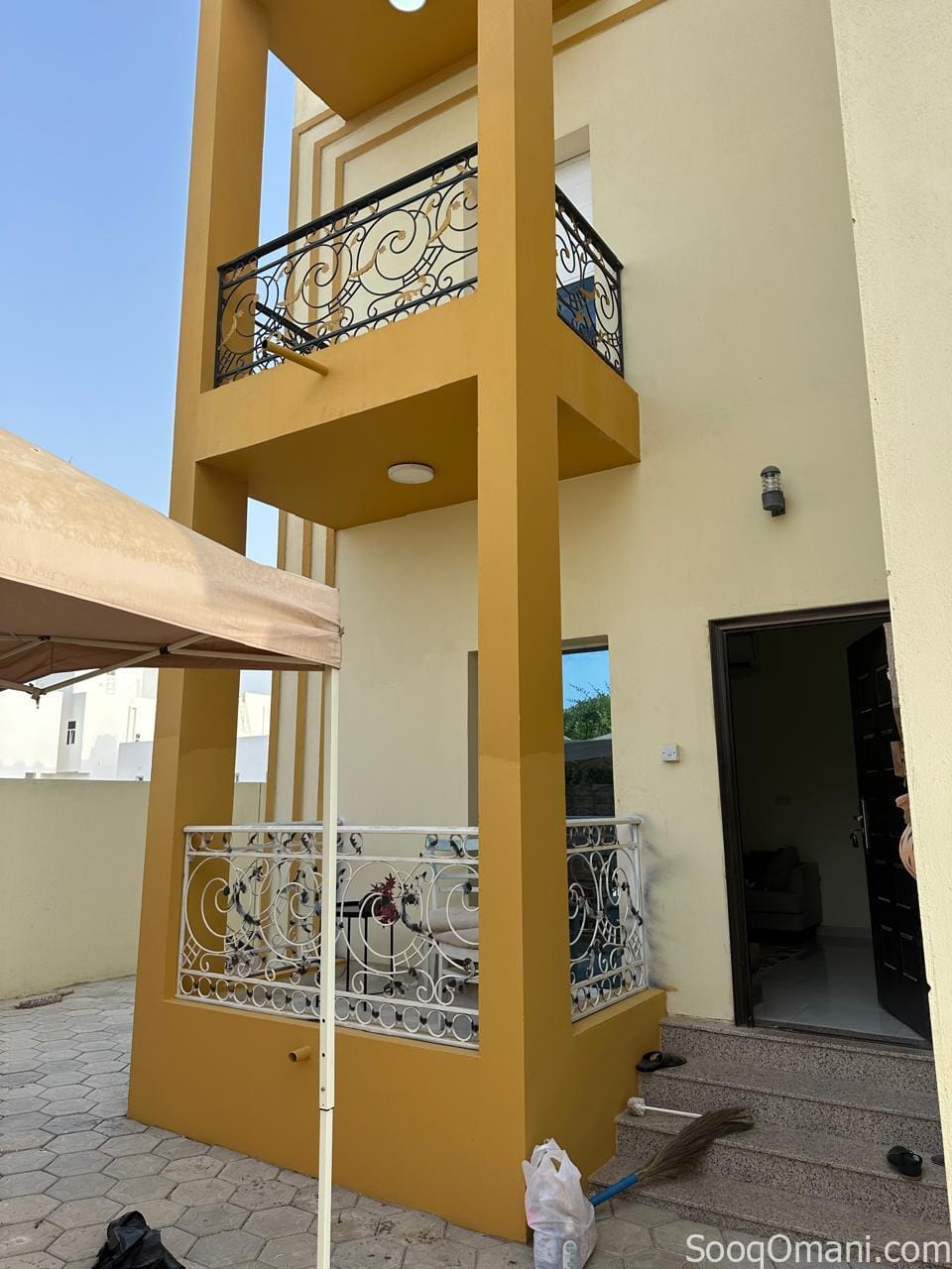 شقه للايجار في المعبيله الثامنه بالقرب من مدرسة درة مجان الخاصة