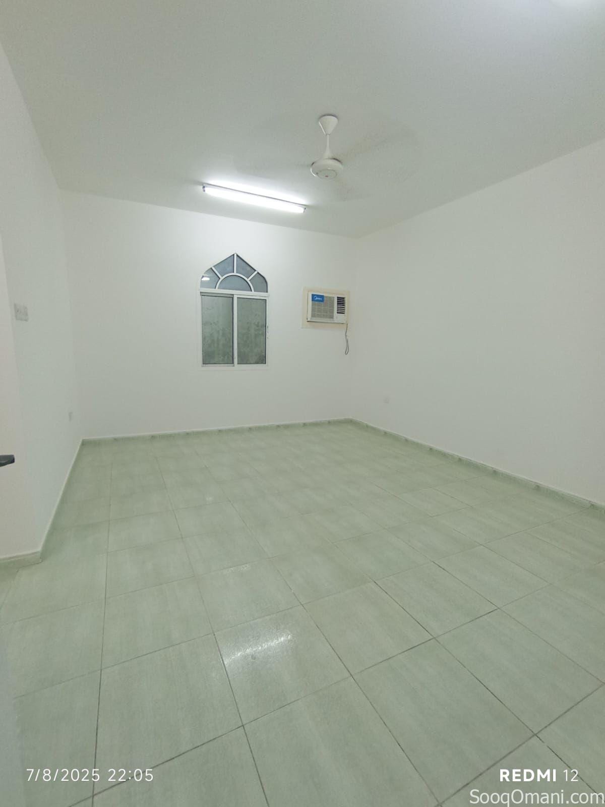 Rooms for rent in Al Maabilah