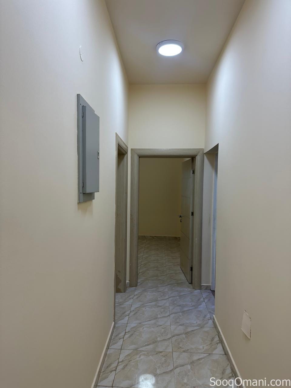 شقه للايجار في المعبيله الثامنه بالقرب من مدرسة درة مجان الخاصة