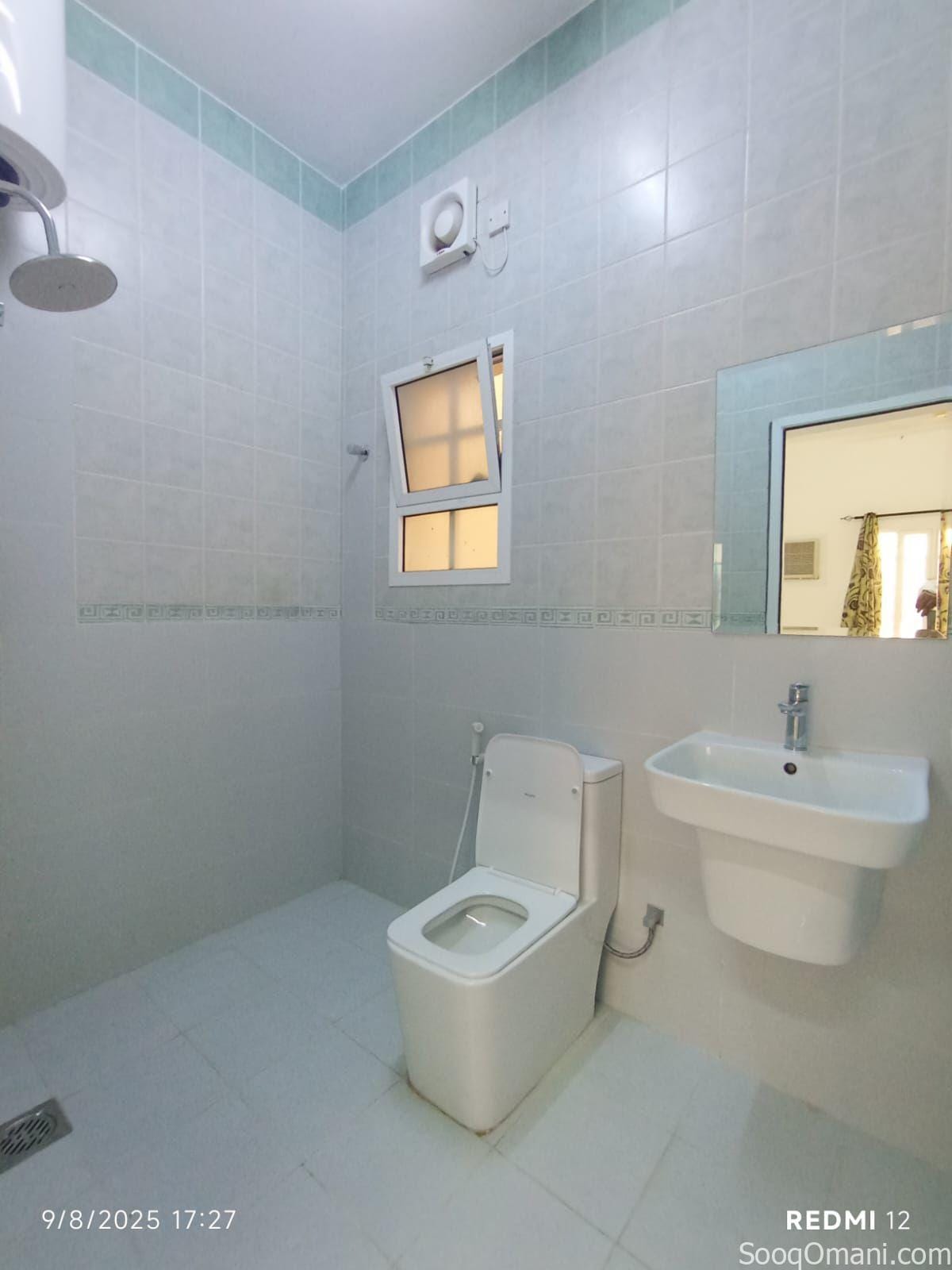 Rooms for rent for families and employees in Al Khoud, Al Mawaleh and Al Maabela