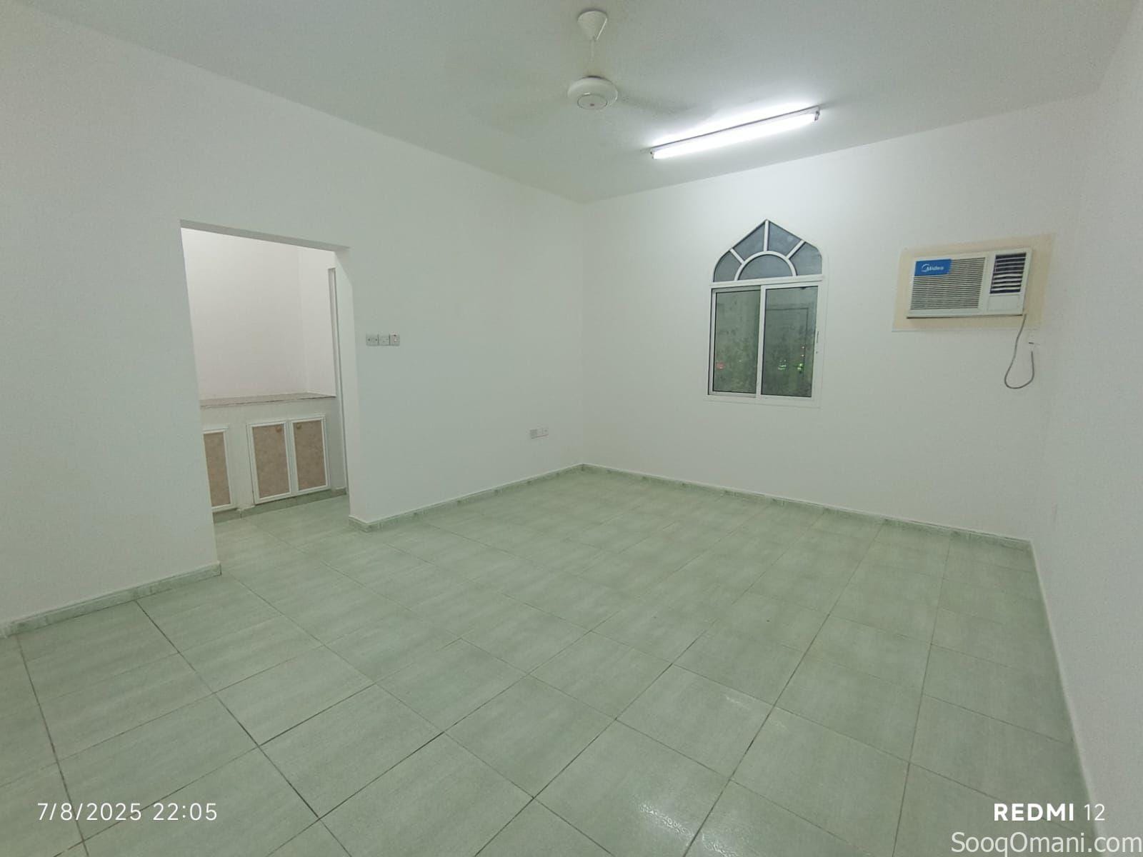 Rooms for rent in Al Maabilah