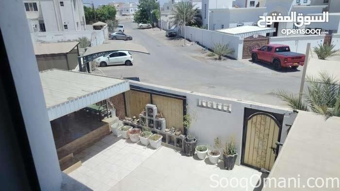 للايجار بيت بطابقين ومفروشة وبمنطقة حيوية وممتازة في المعبيلة الجنوبية على شارع وبجنب مستشفى بدر سما