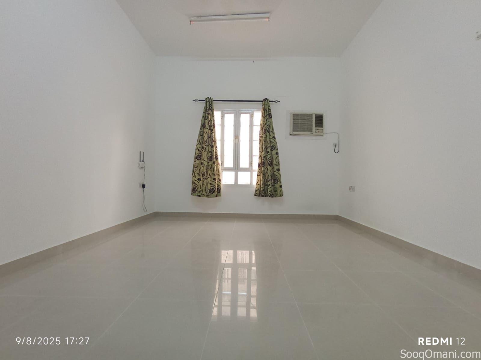 Rooms for rent for families and employees in Al Khoud, Al Mawaleh and Al Maabela