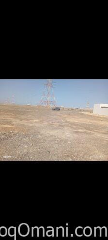 ✨مباشرة من المالك و الملك لله✨ ✨للبيع أرض سكينة في قرية الخوض والخوض الخامسة سابقا.