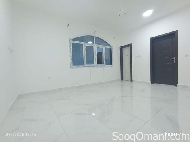 Apartment for rent for families in Al Mawaleh 11