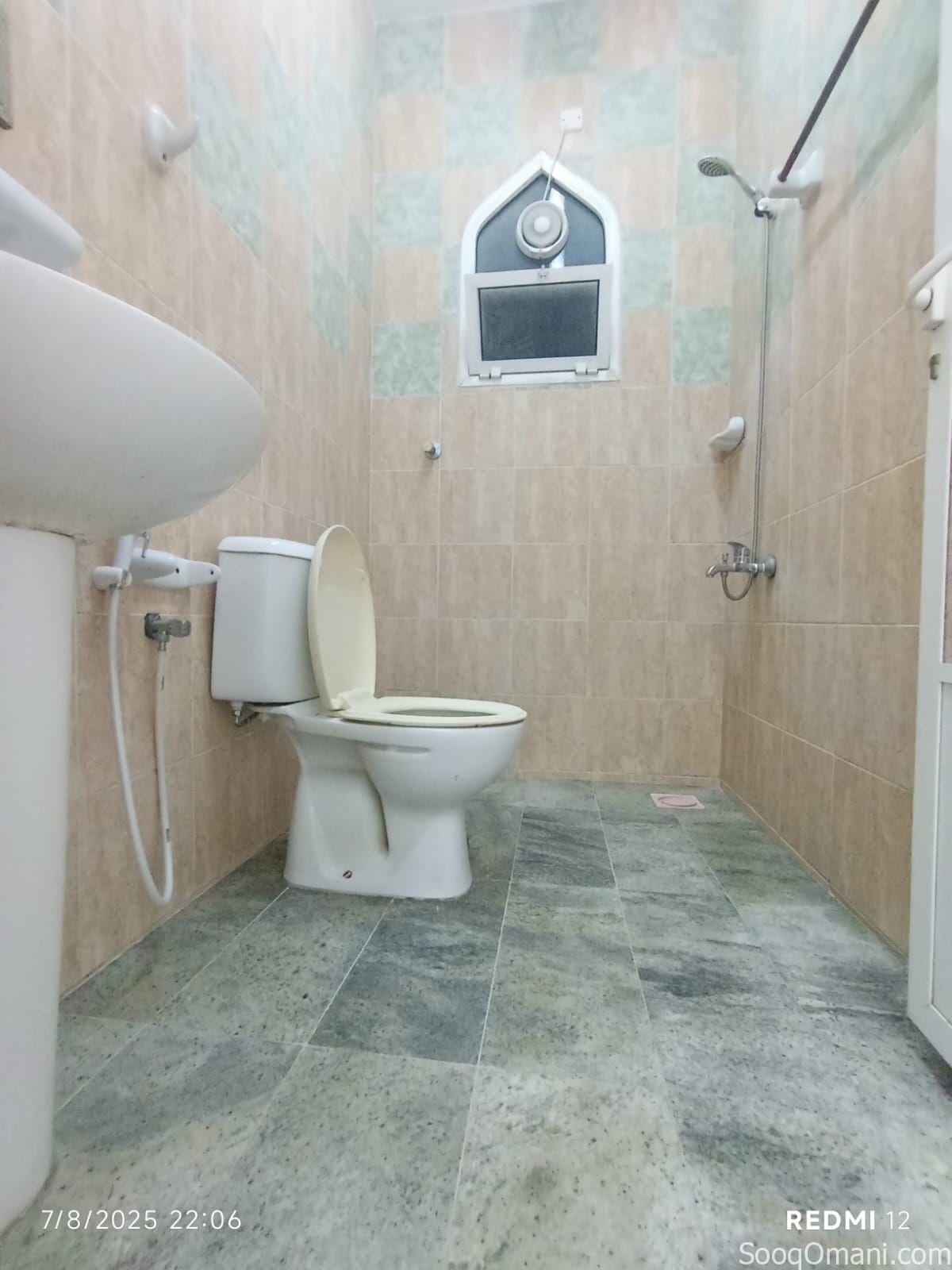 Rooms for rent in Al Maabilah