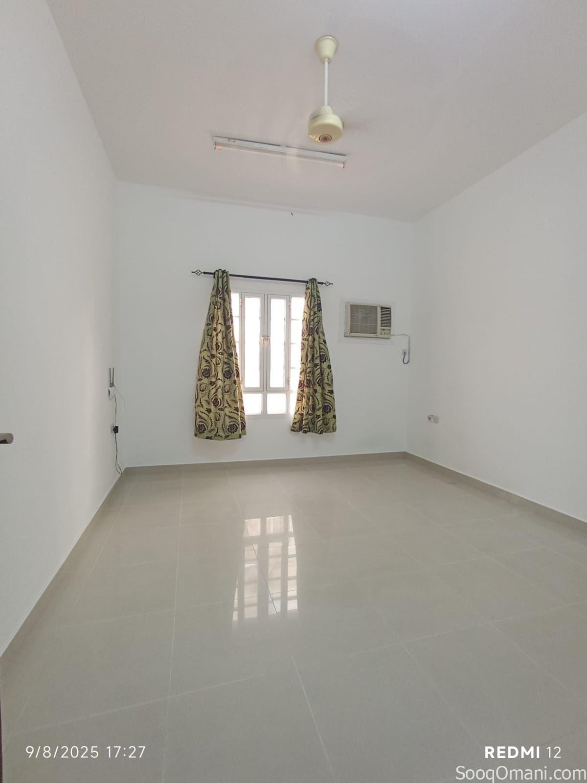 Rooms for rent for families and employees in Al Khoud, Al Mawaleh and Al Maabela