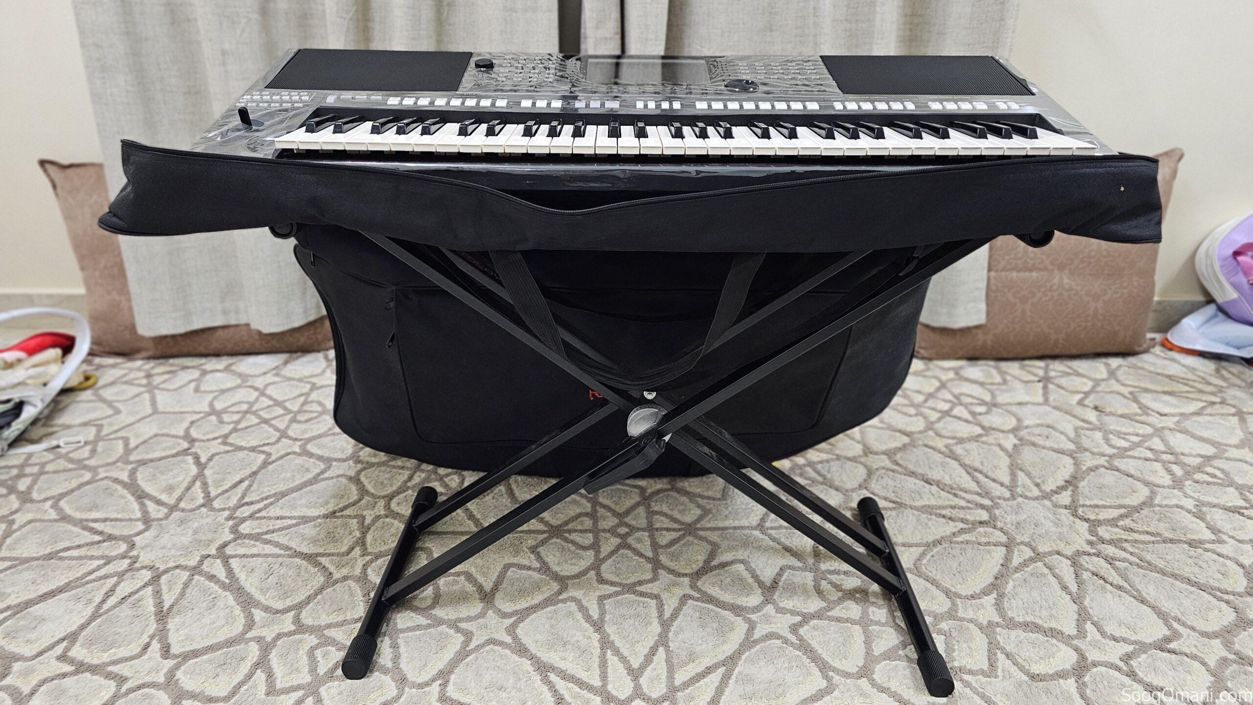 Very clean Yamaha 3000 organ with accessories