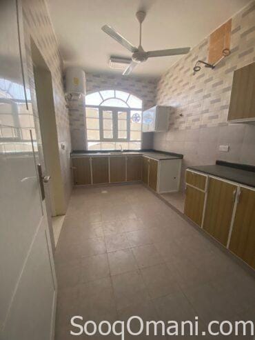 Excellent apartment for rent in South Maabela on Al Noor Street in Al Rahba neighborhood near Al Sahabi Abdullah Mosque