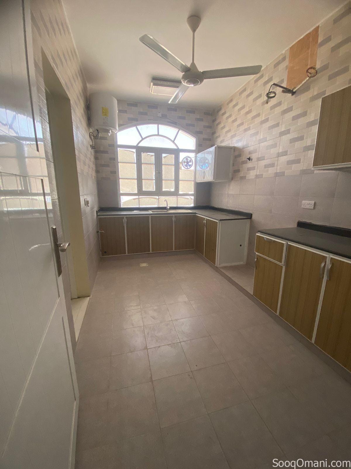 Excellent apartment for rent in South Maabela on Al Noor Street in Al Rahba neighborhood near Al Sahabi Abdullah Mosque