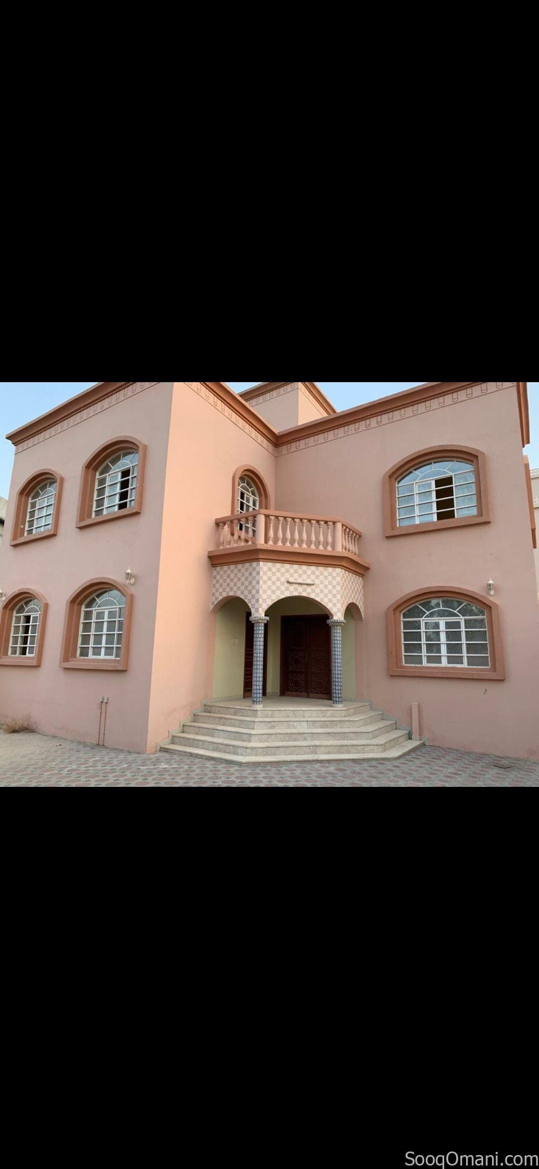 Luxury villa for sale in Al Hail South